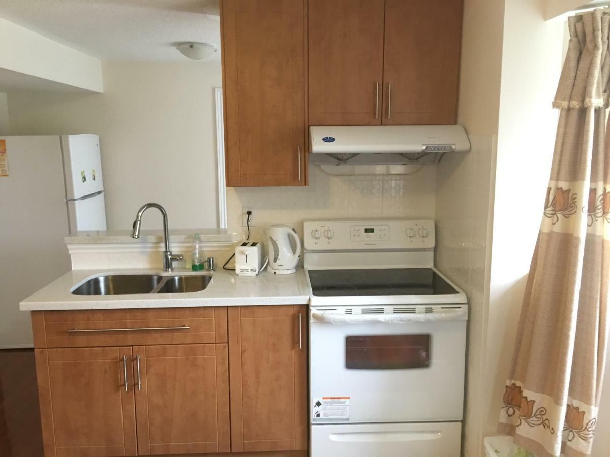 Gorgeous 1Bdr Prime Kitchen Appartamento Ajax Esterno foto